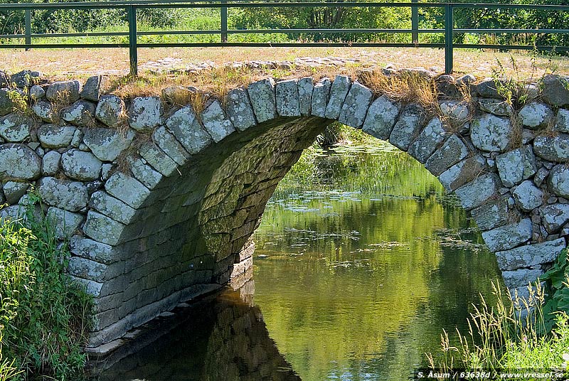 En gammal bro från 1766 över Åsumsån