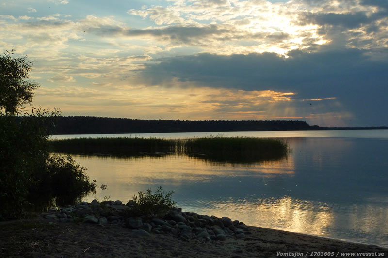 Vombsj&ouml;n en julikv&auml;ll.