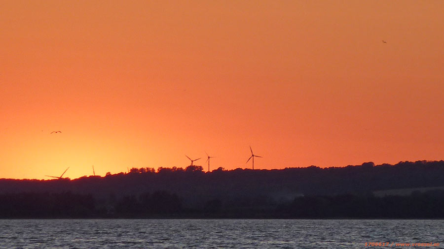 Solnedg&aring;ng &ouml;ver Vombsj&ouml;n.